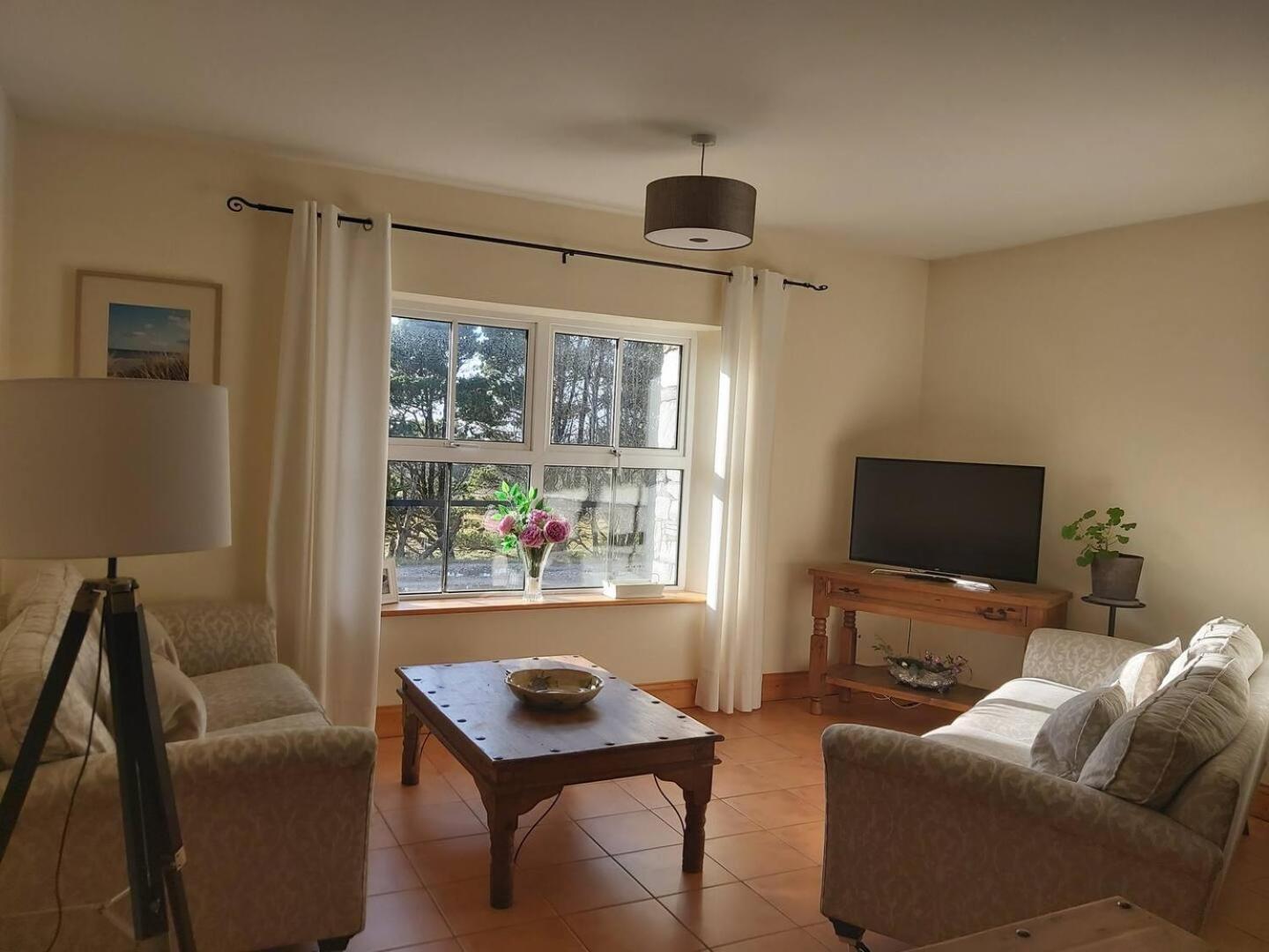 Shanakeever Farm - 2 Bedroom Apartment Clifden Dış mekan fotoğraf
